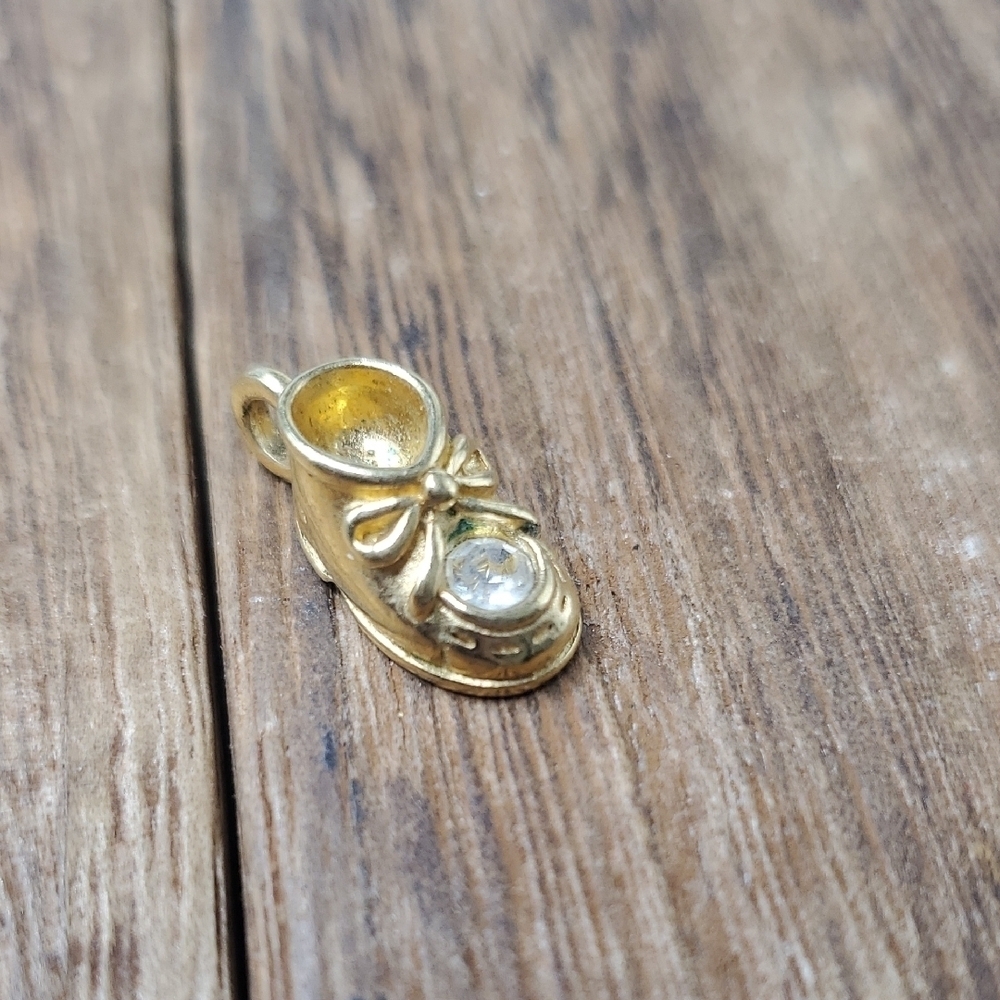 P271 Gold Filled Baby Booty Crystal Charm Collectible Heirloom‎